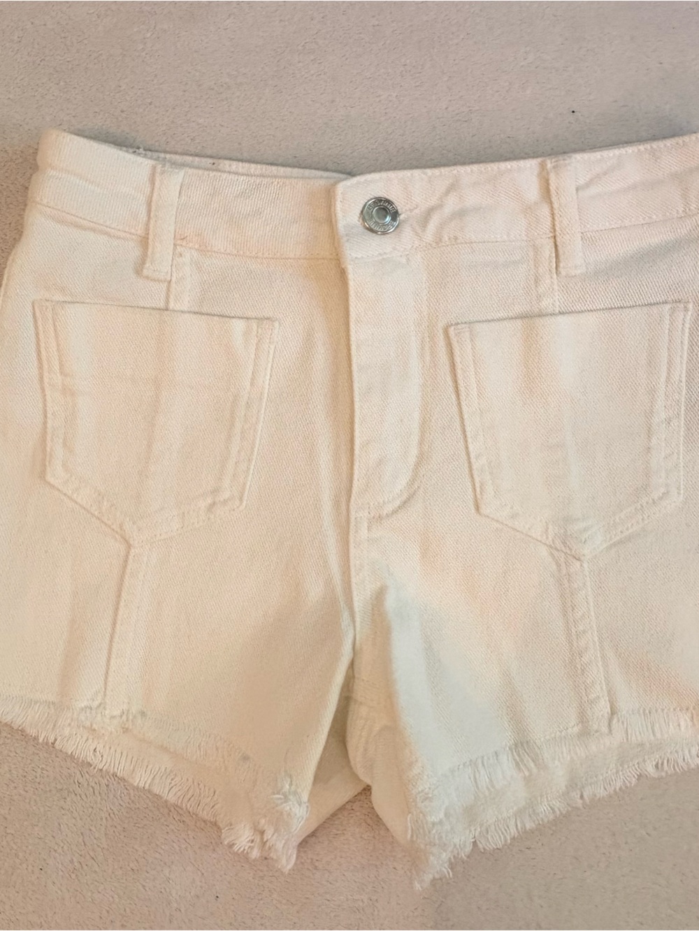 Brownie Women's Ivory Front Patch Pockets Jean Shorts Fringe Hem Sz 24